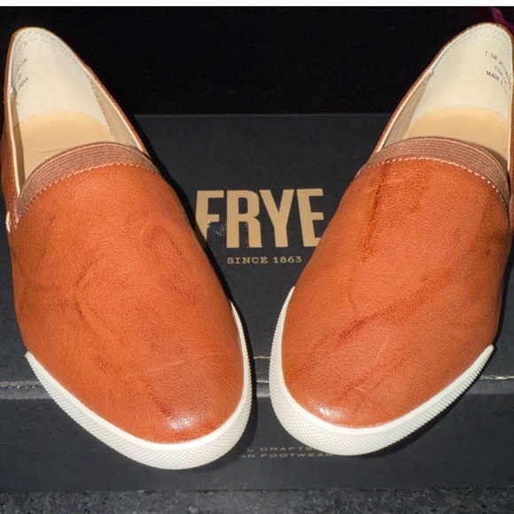 NEW FRYE MELANIE SLIP ON BROWN GENUINE LEATHER BUTTERY SOFT SNEAKERS 8 - Picture 3 of 13